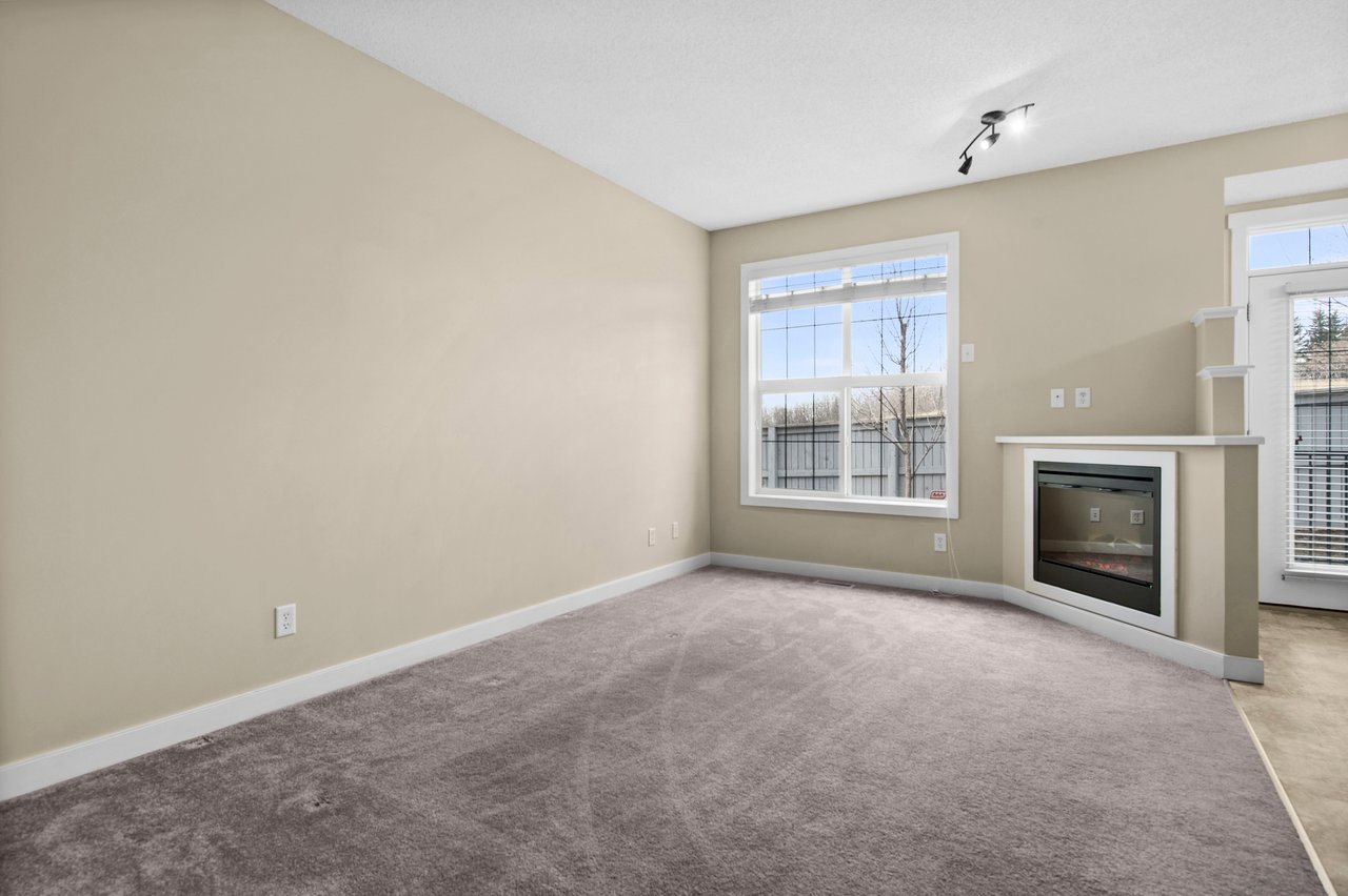 156 Rockyspring Grove NW