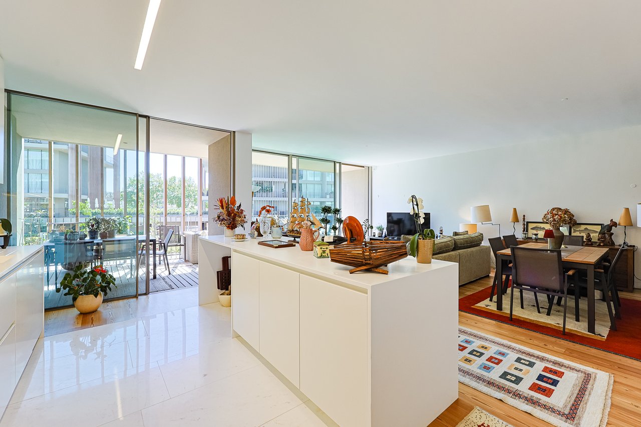 Elegant 2-Bedroom Apartment in One Living Cascais with Premium Amenities