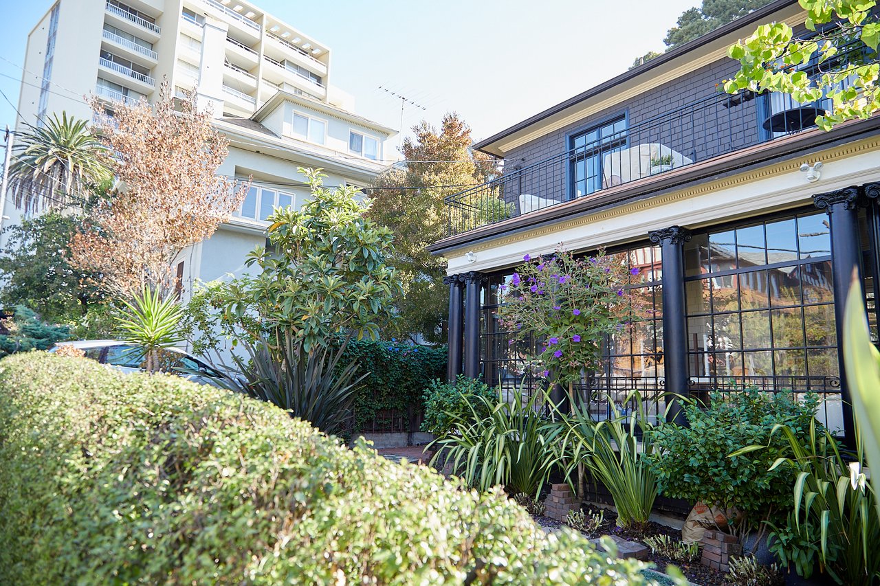 Adams Point Housing Market Data
