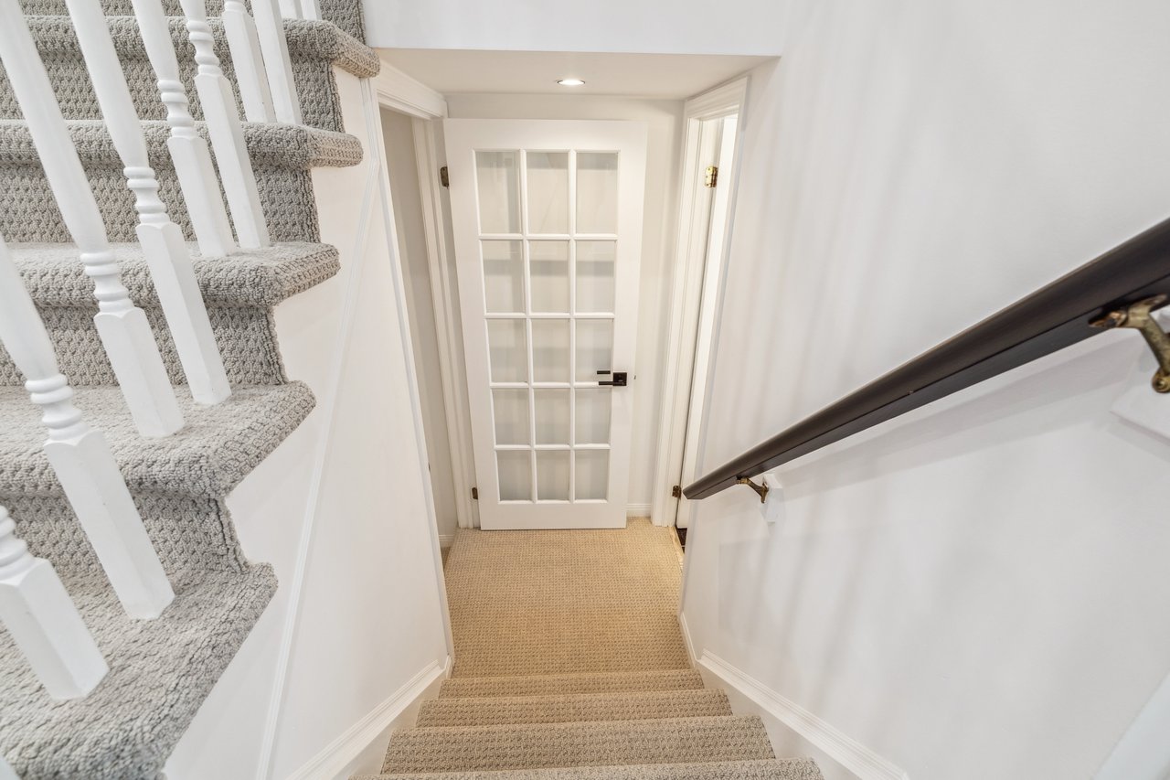 Beautiful End Unit Freehold Towhome in desirable Westmount!