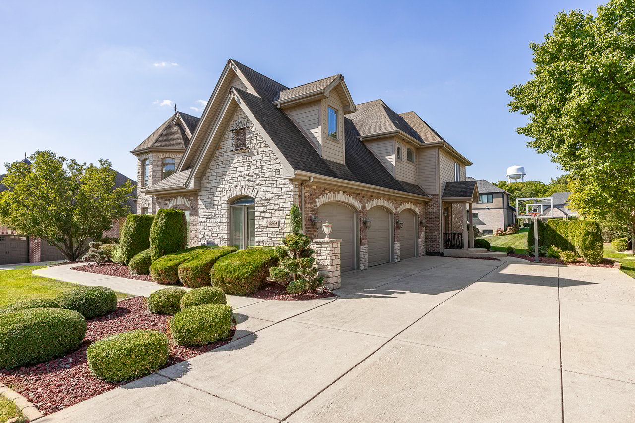 8964 Port Washington Dr, Frankfort