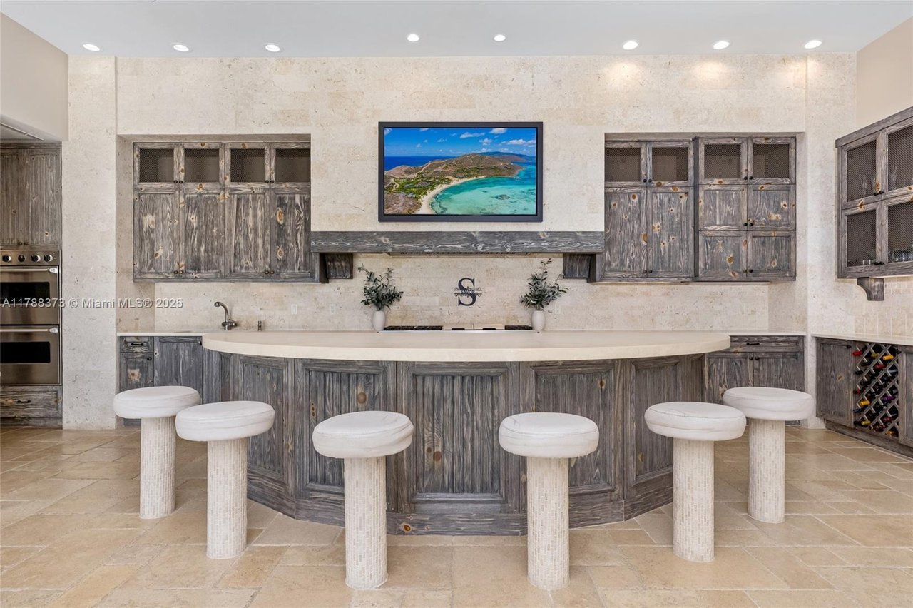 600 Isle Of Palms Dr