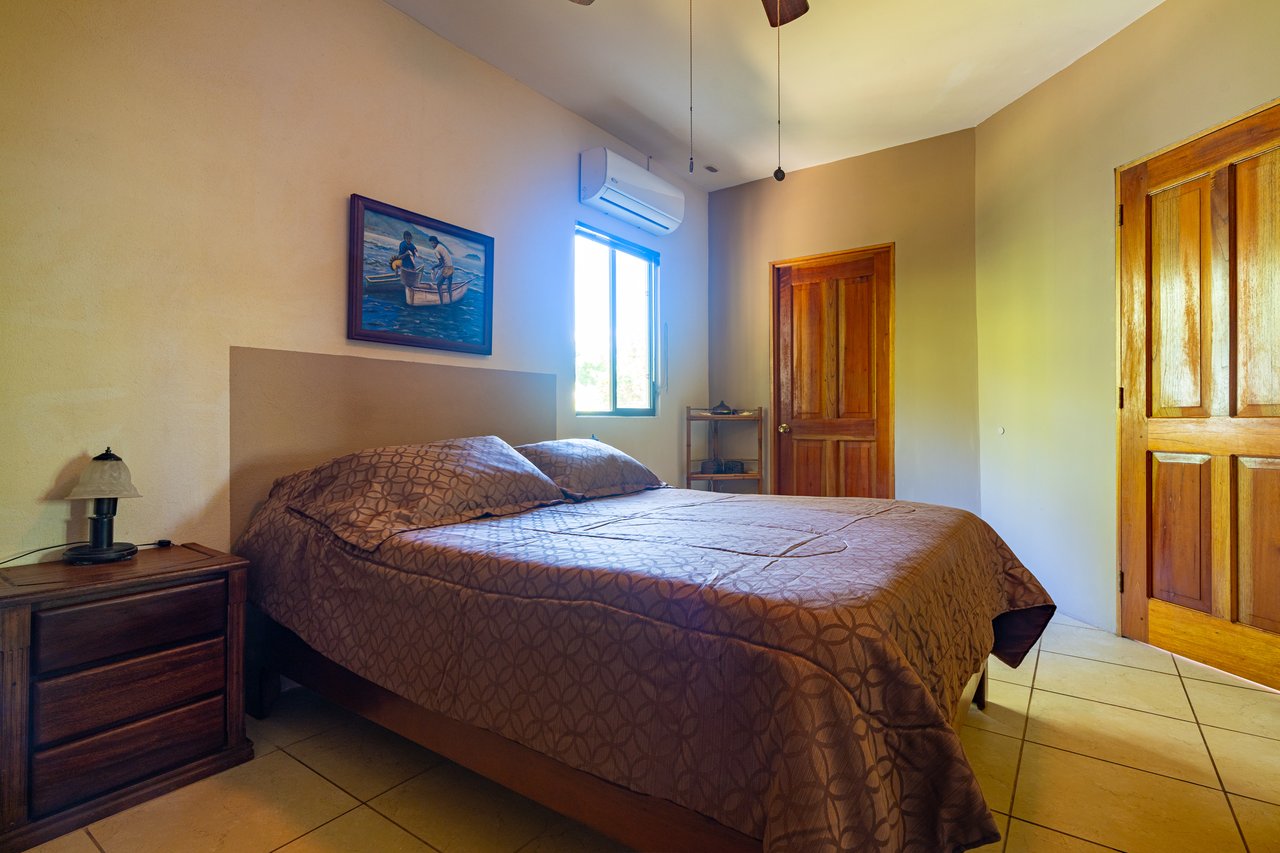 Casa Brisa de La Playa, 2 Bedroom Home Just Steps From the Beach!