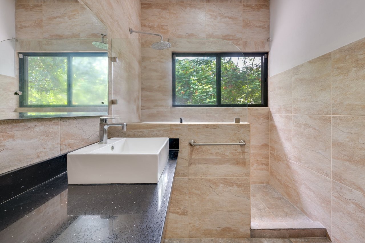 V-Domi Panama | Modern 3-Bedroom Villa with Pool on Expansive 6,078 m² Forest Lot in Finca Panamá, Tamarindo