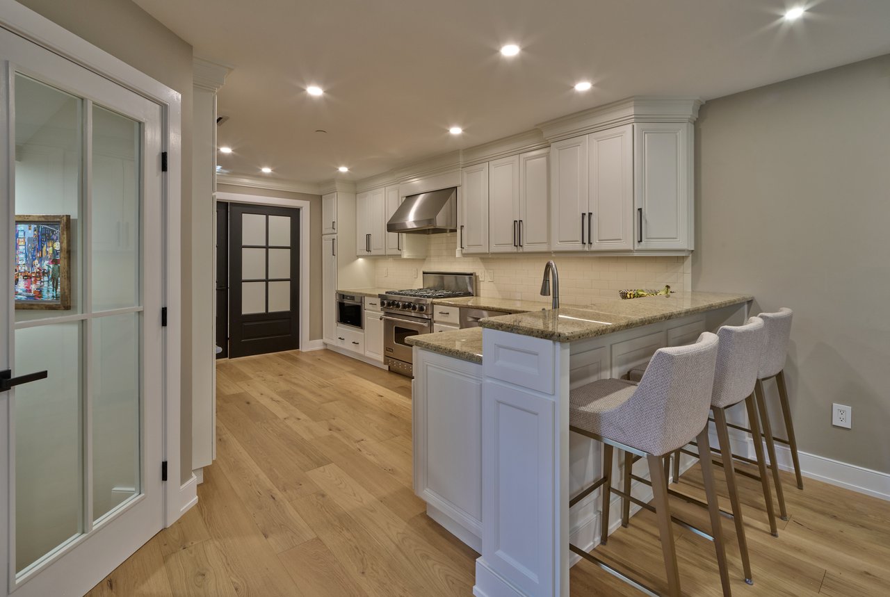 869 Breckinridge Ct 