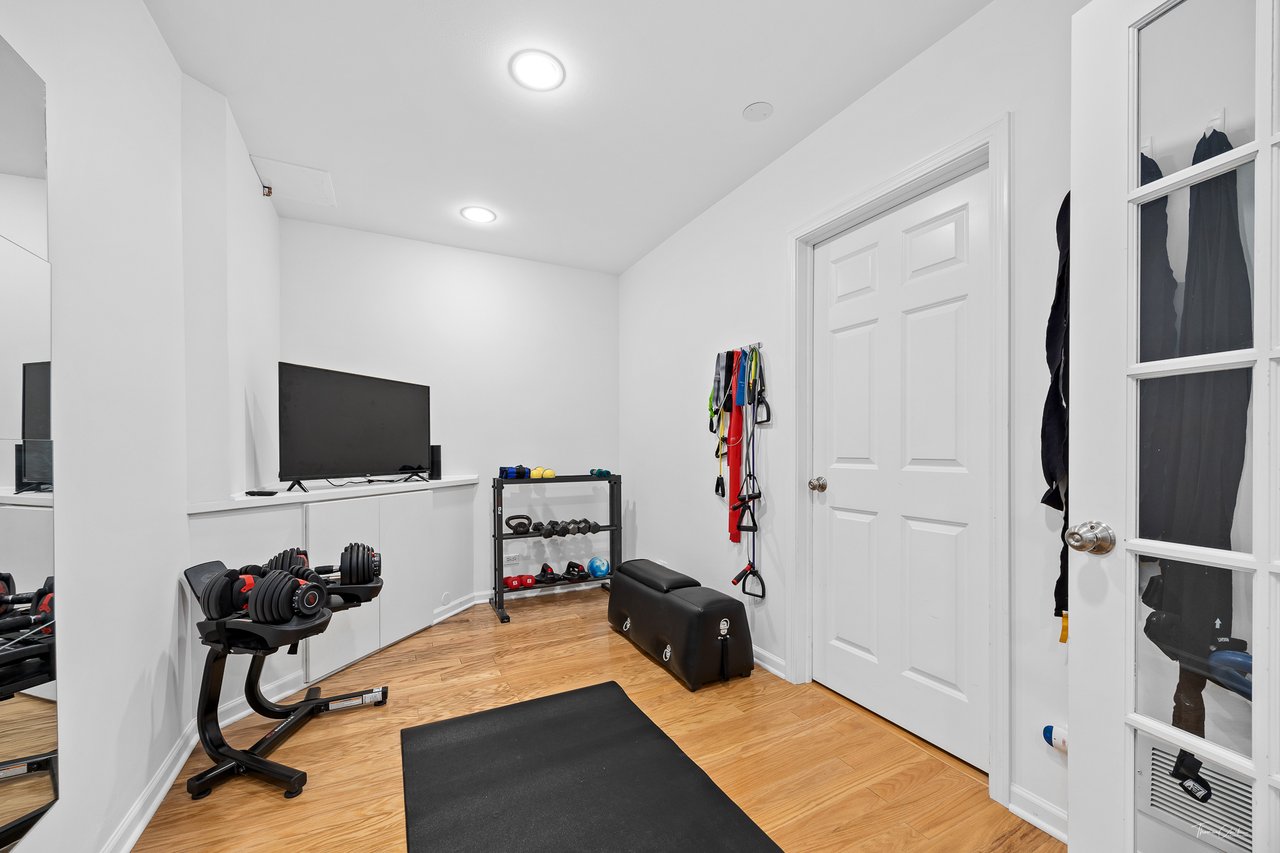 1950 Elmore Ave, Downers Grove