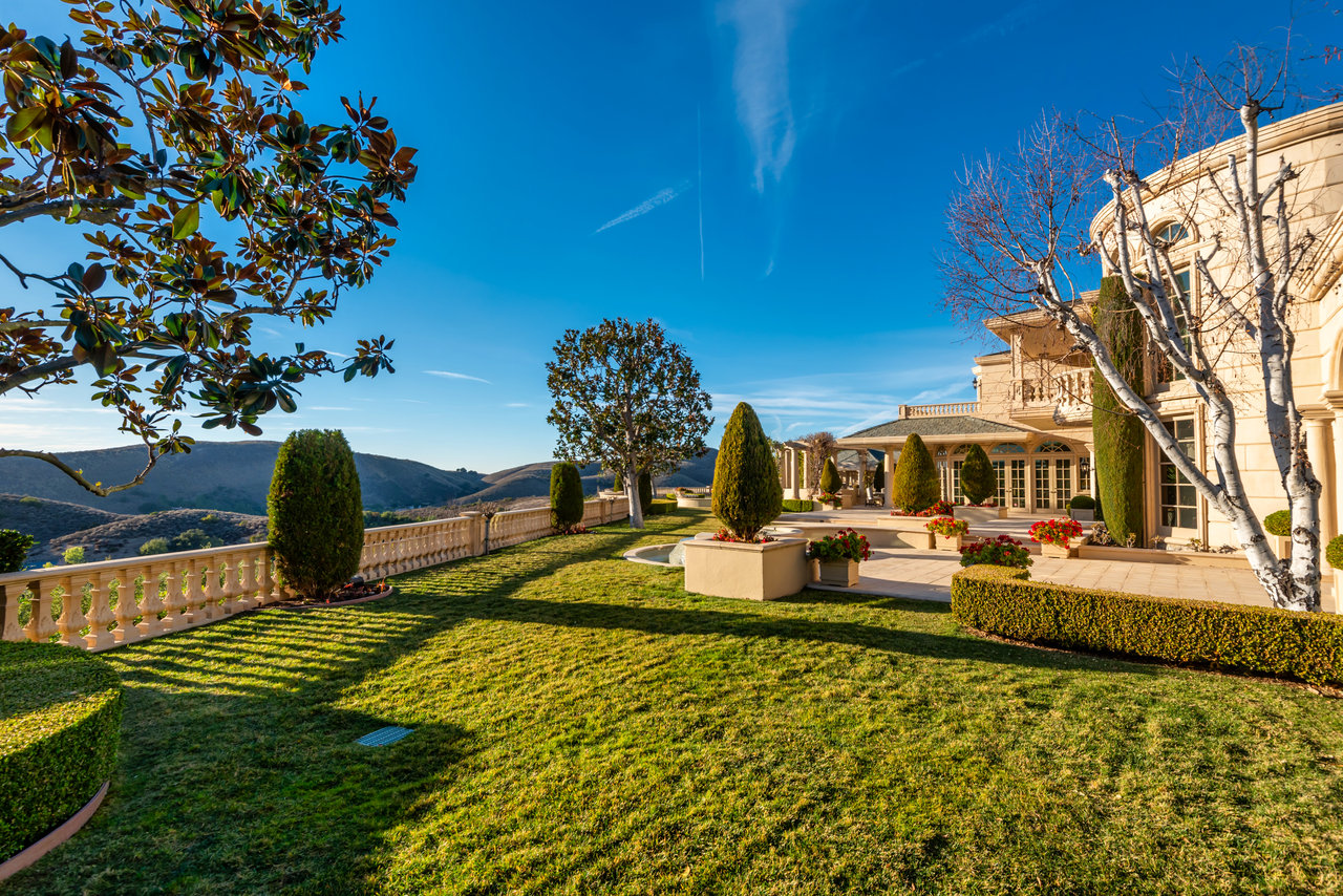 996 Vista Ridge Lane