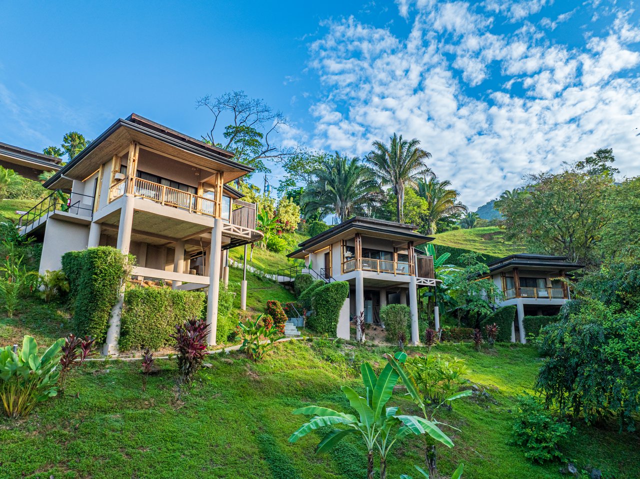 Luxury Hotel Boutique with Ocean Views | Walking distance to the beach | 13.2 Acres