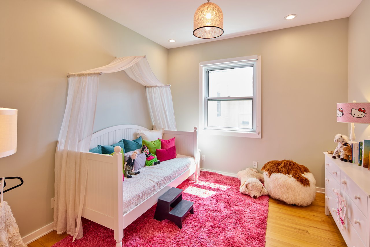 33 26th Ave