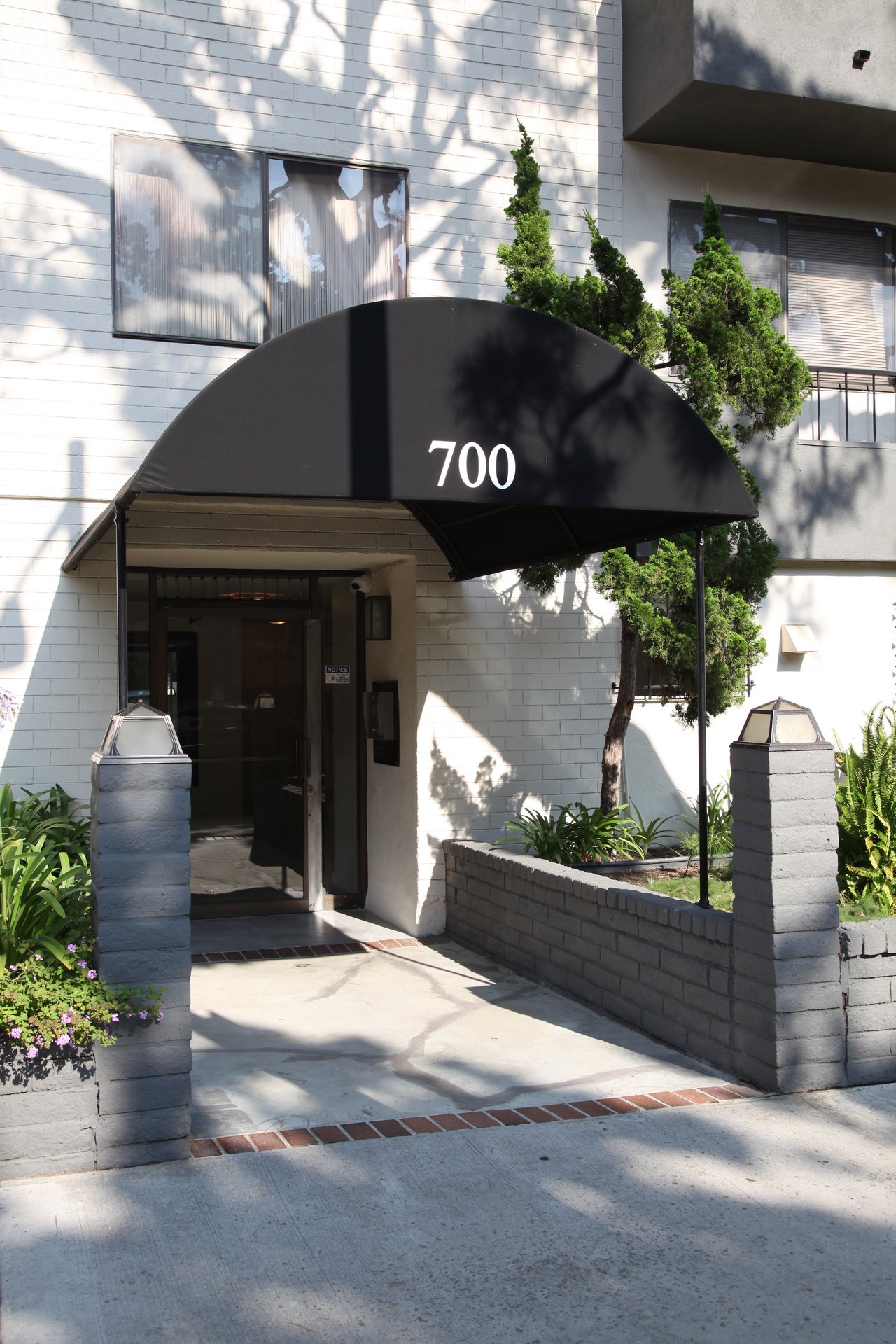 700 Westmount Dr #105