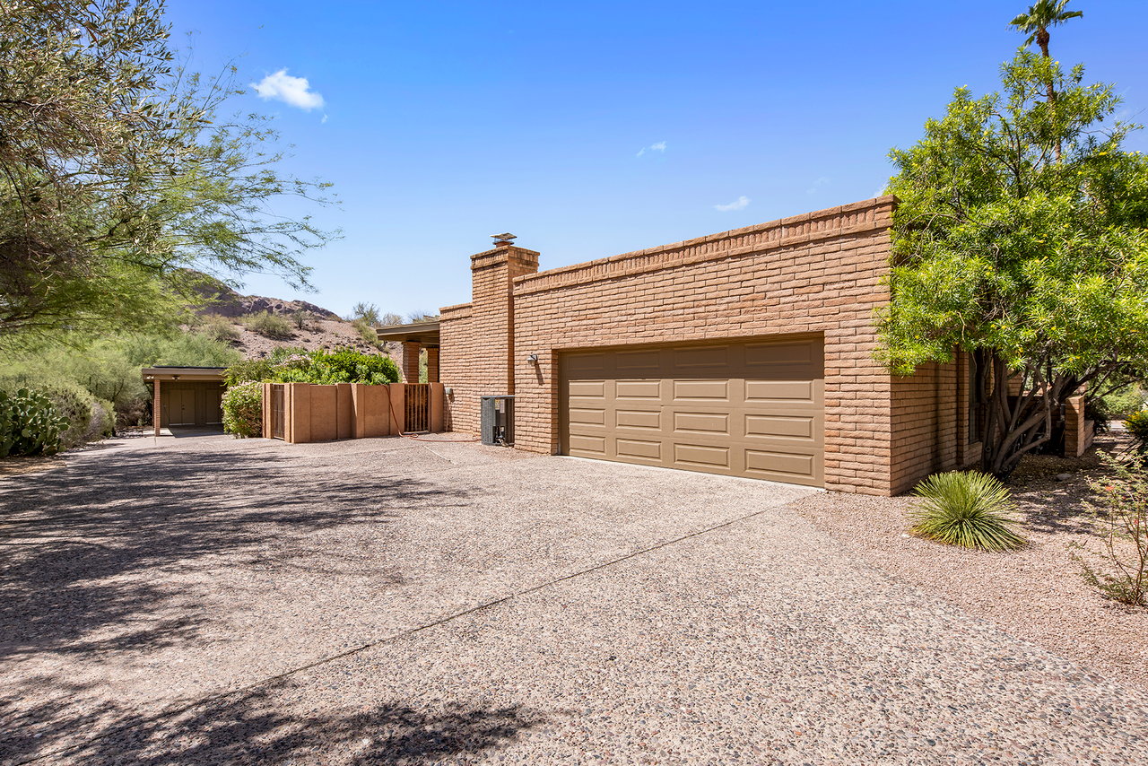 4737 E Valley Vista Lane