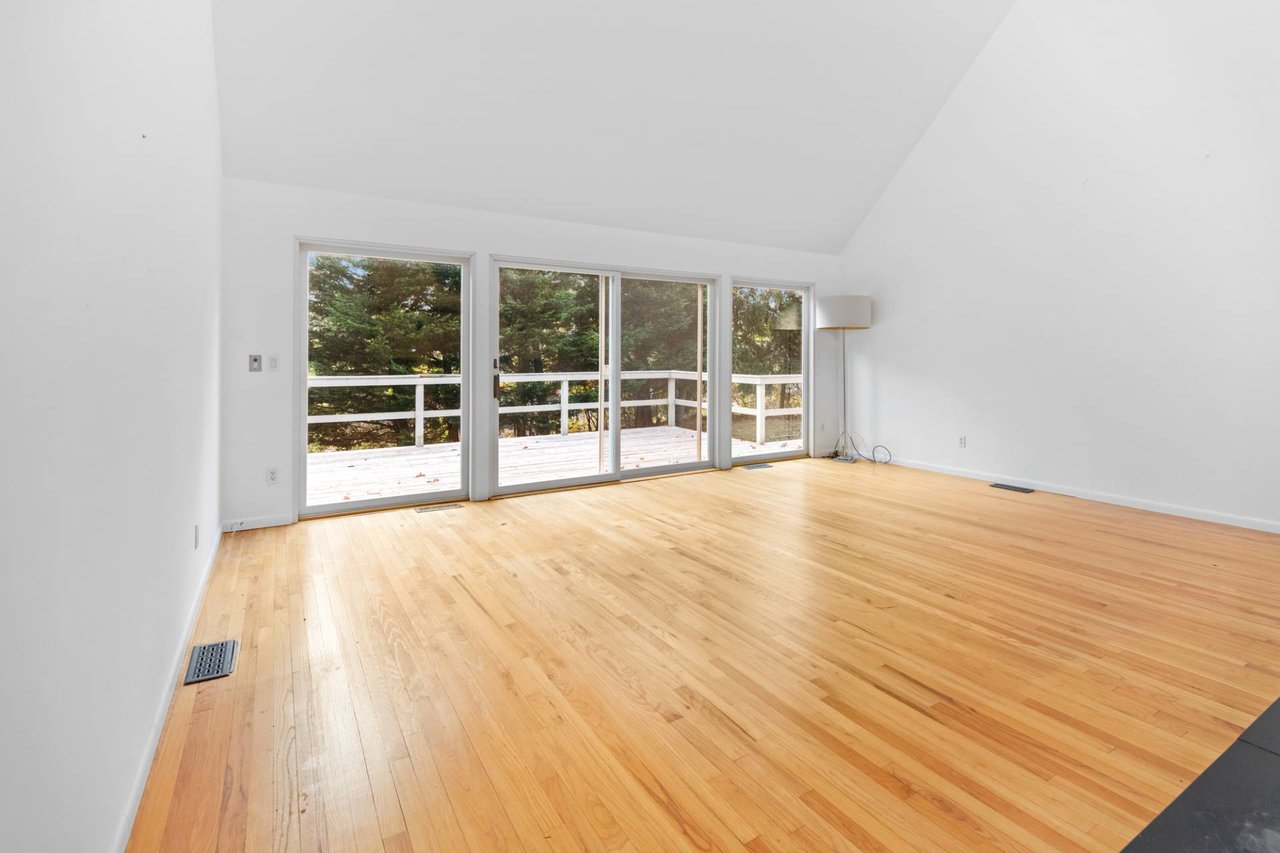 42 DAVIS DR