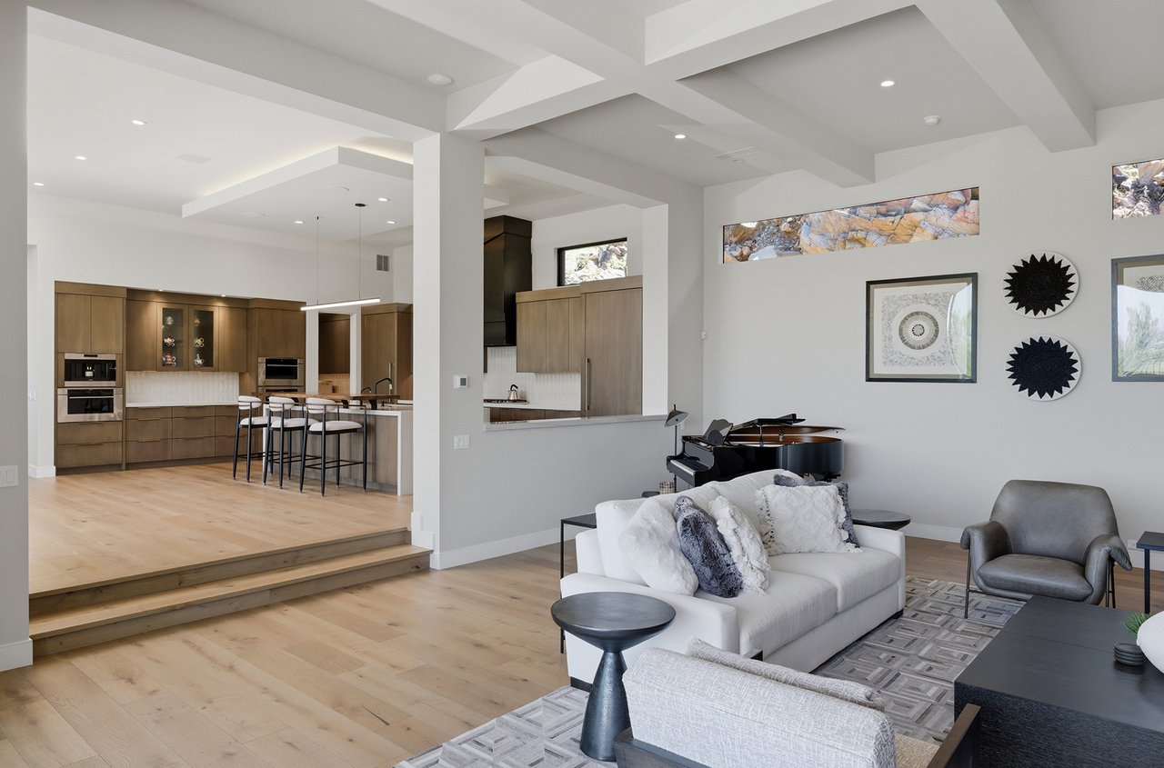 5411 E ROADRUNNER Road