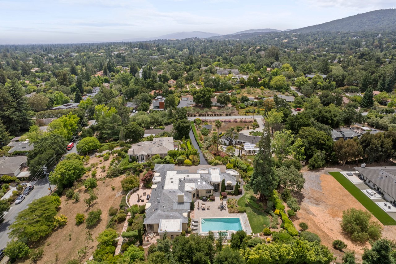12445 Hilltop DR
