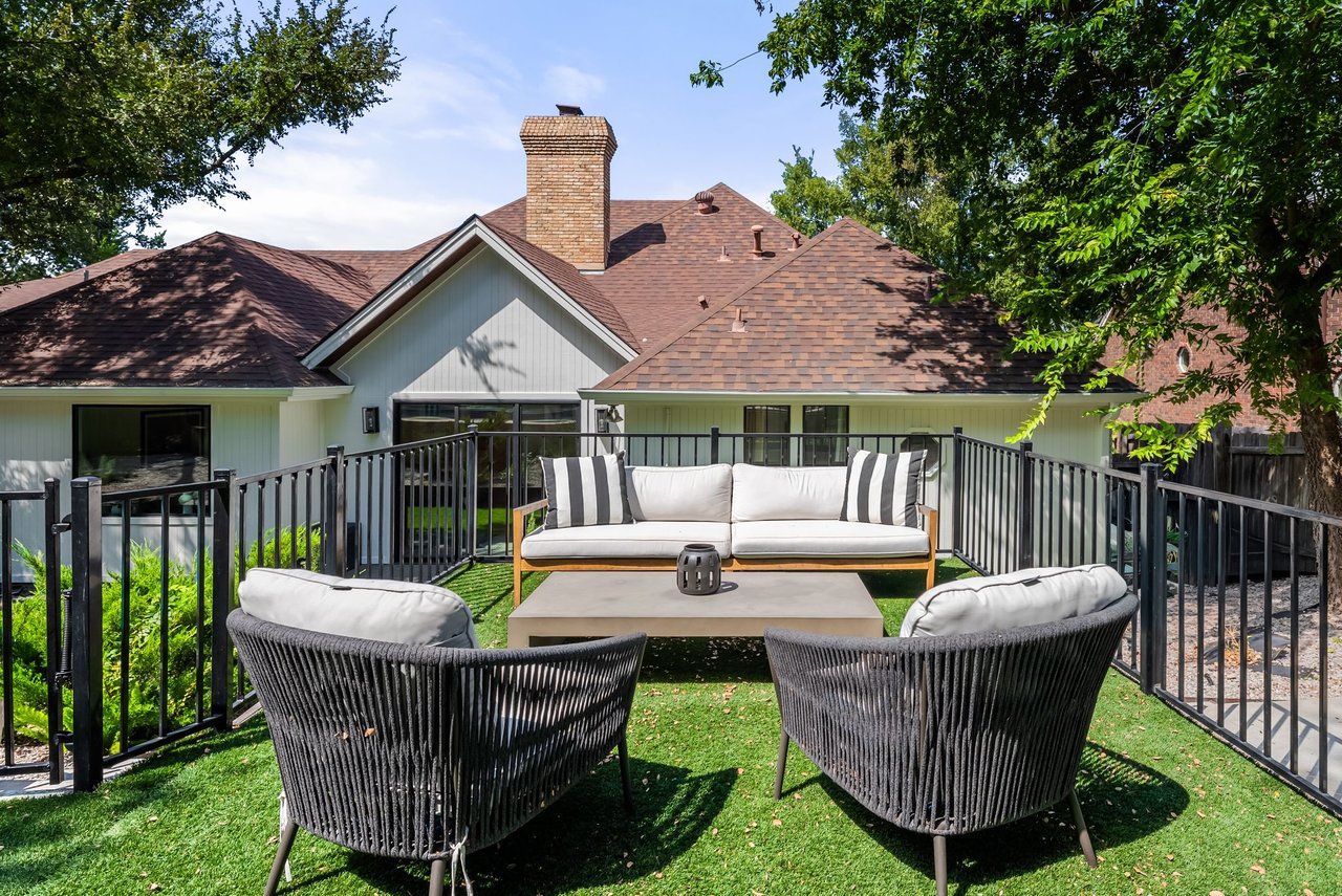 7302 Anaqua Dr