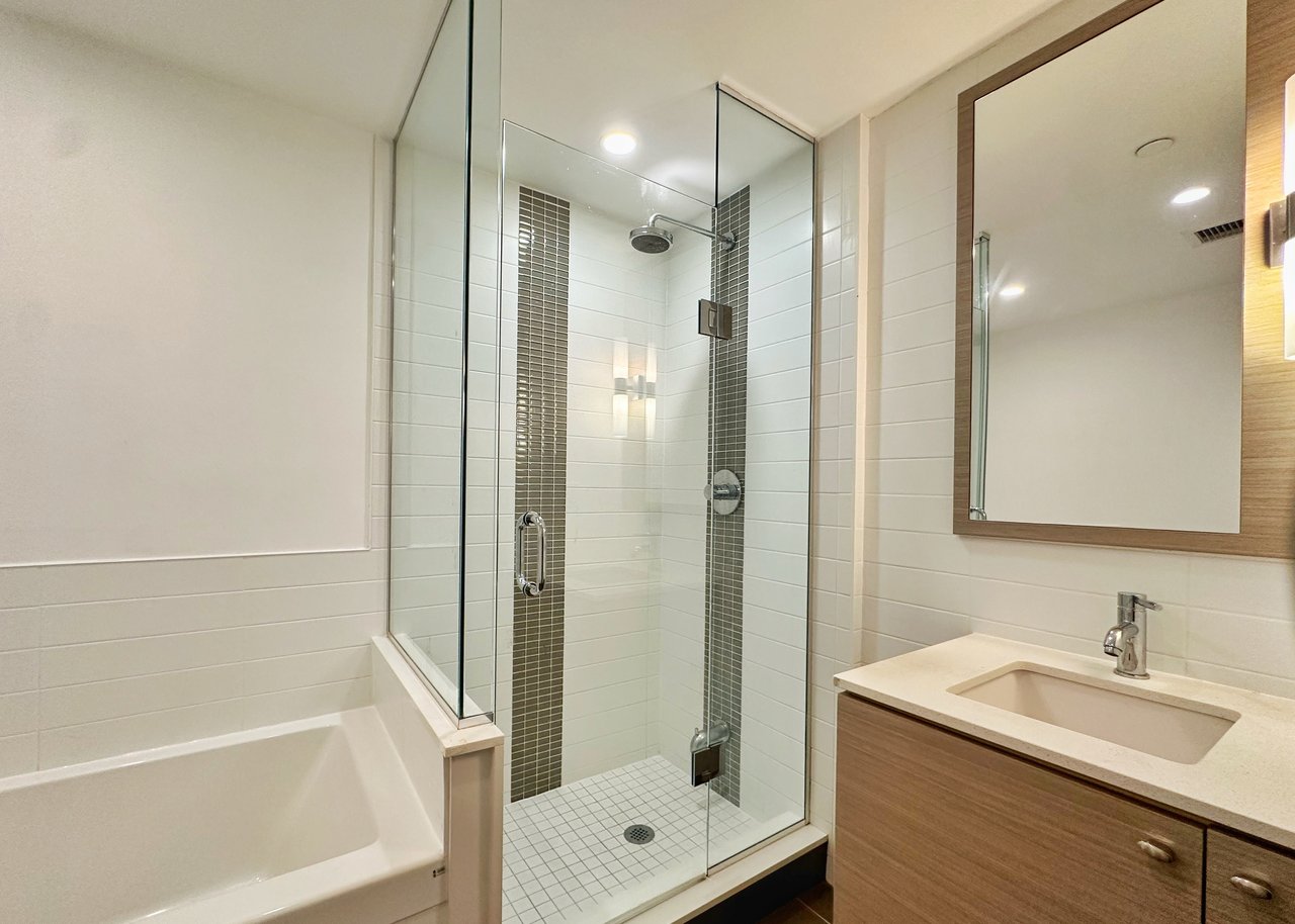 519- 55 Front Street E