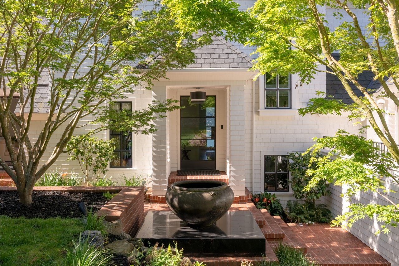 The Extraordinary Round Hill Estate