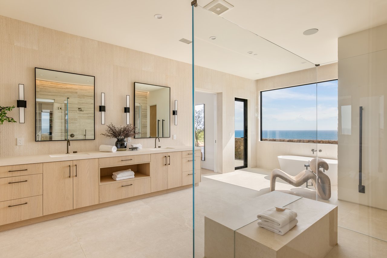 Ellice Street, Malibu