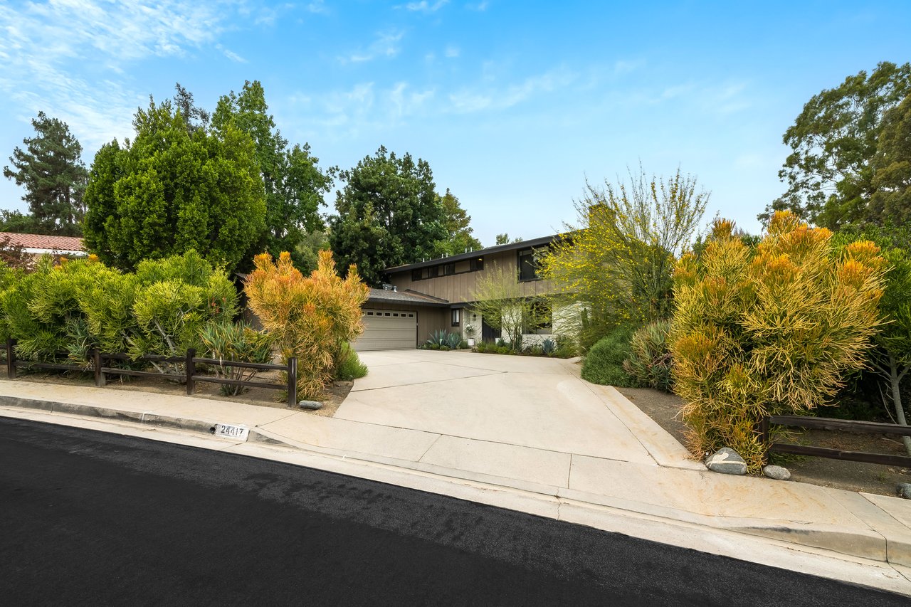 24417 Clipstone St, Woodland Hills 