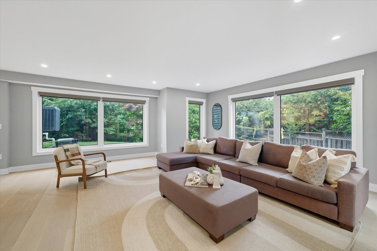 11 Avondale Cres 