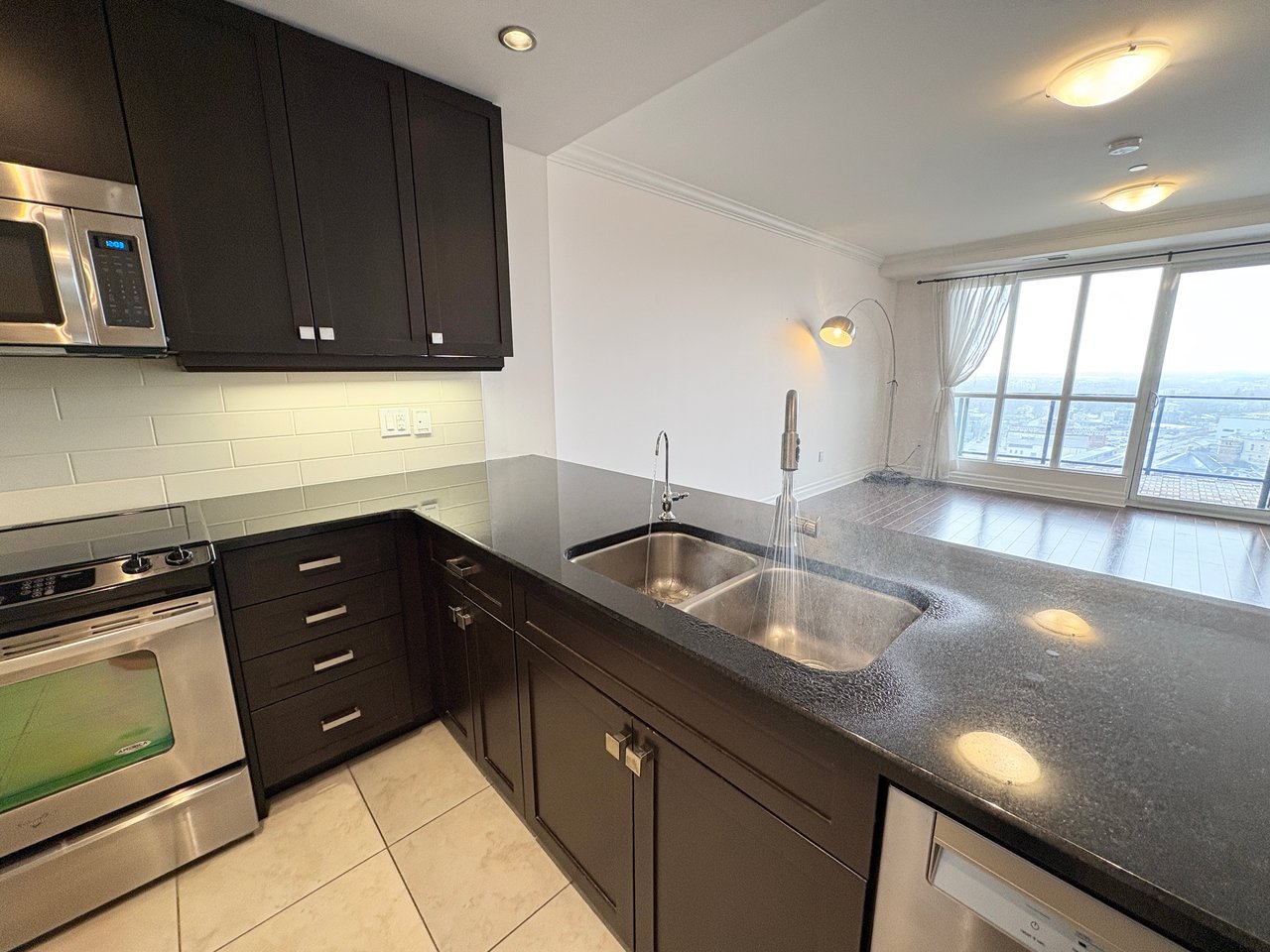 160 Macdonell St W Unit: 1508