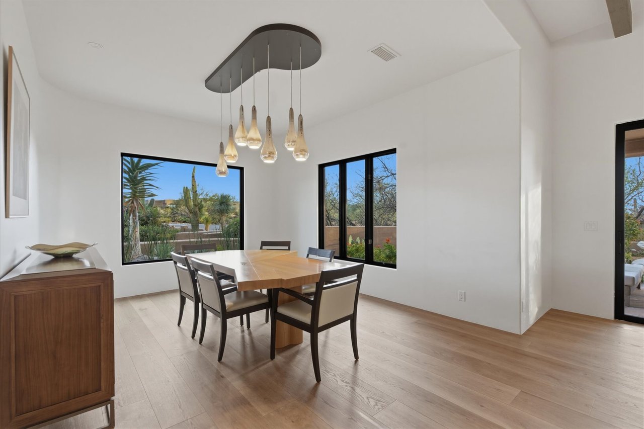 10046 E Hidden Valley Rd