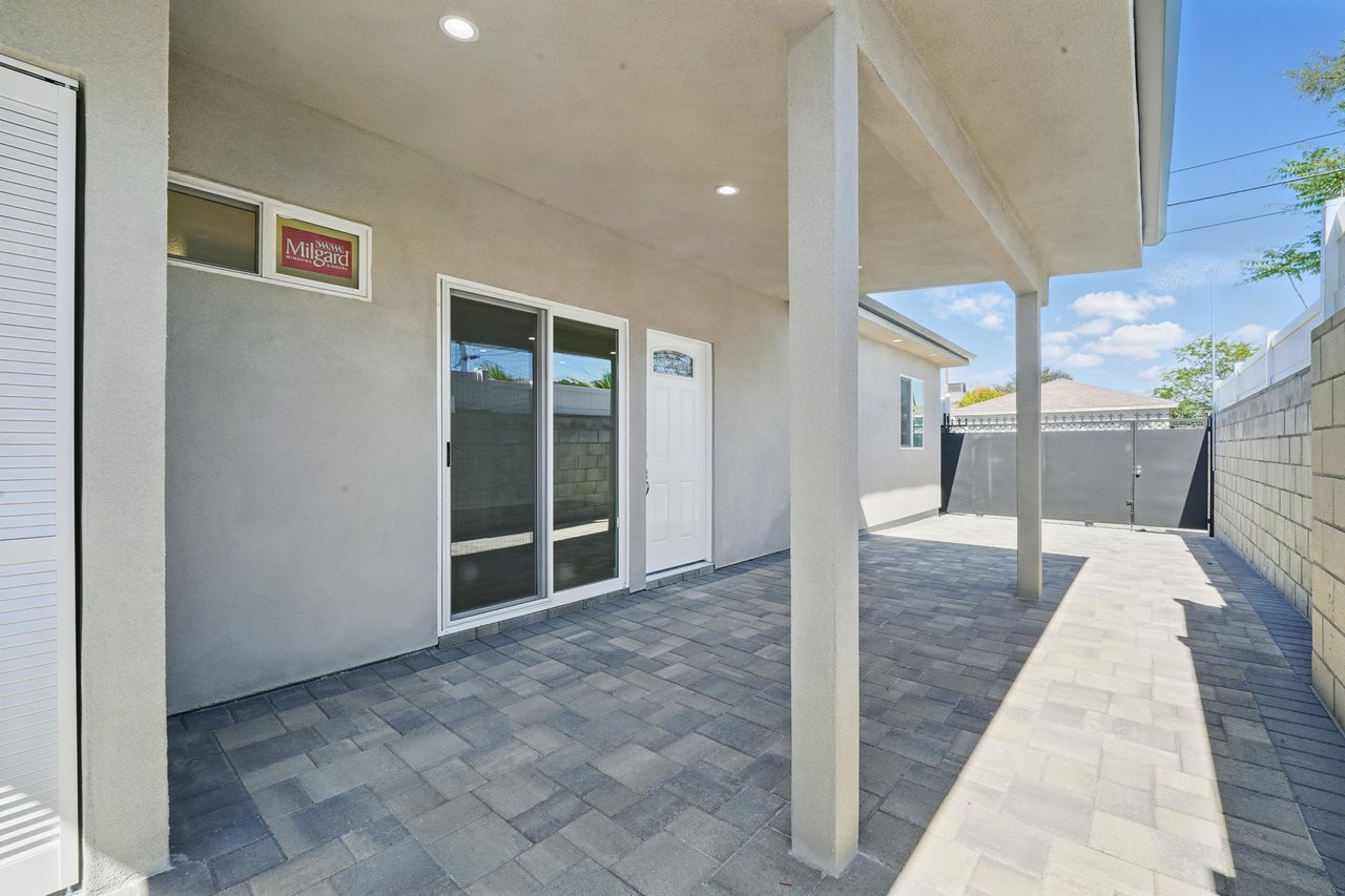 4 Units in North Hollywood