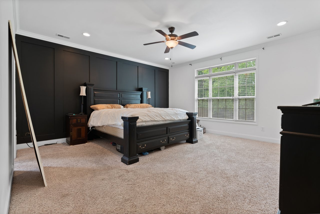Stylish Comfort in Harvest – Spacious Gem with a Bonus Room! 