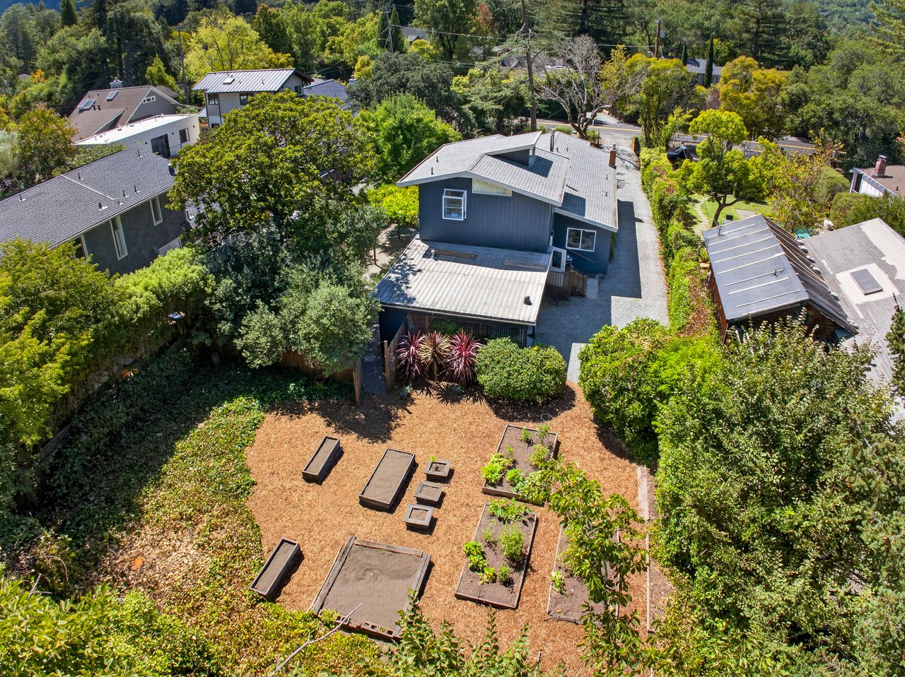 82 Shady Lane, Ross