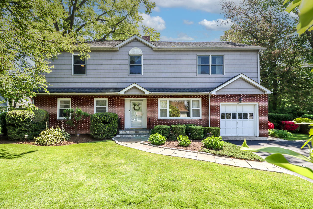  142 Soundview Court, Stamford, CT 06902