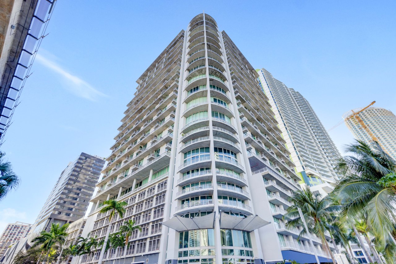 690 SW 1st #2308 Miami FL-33130