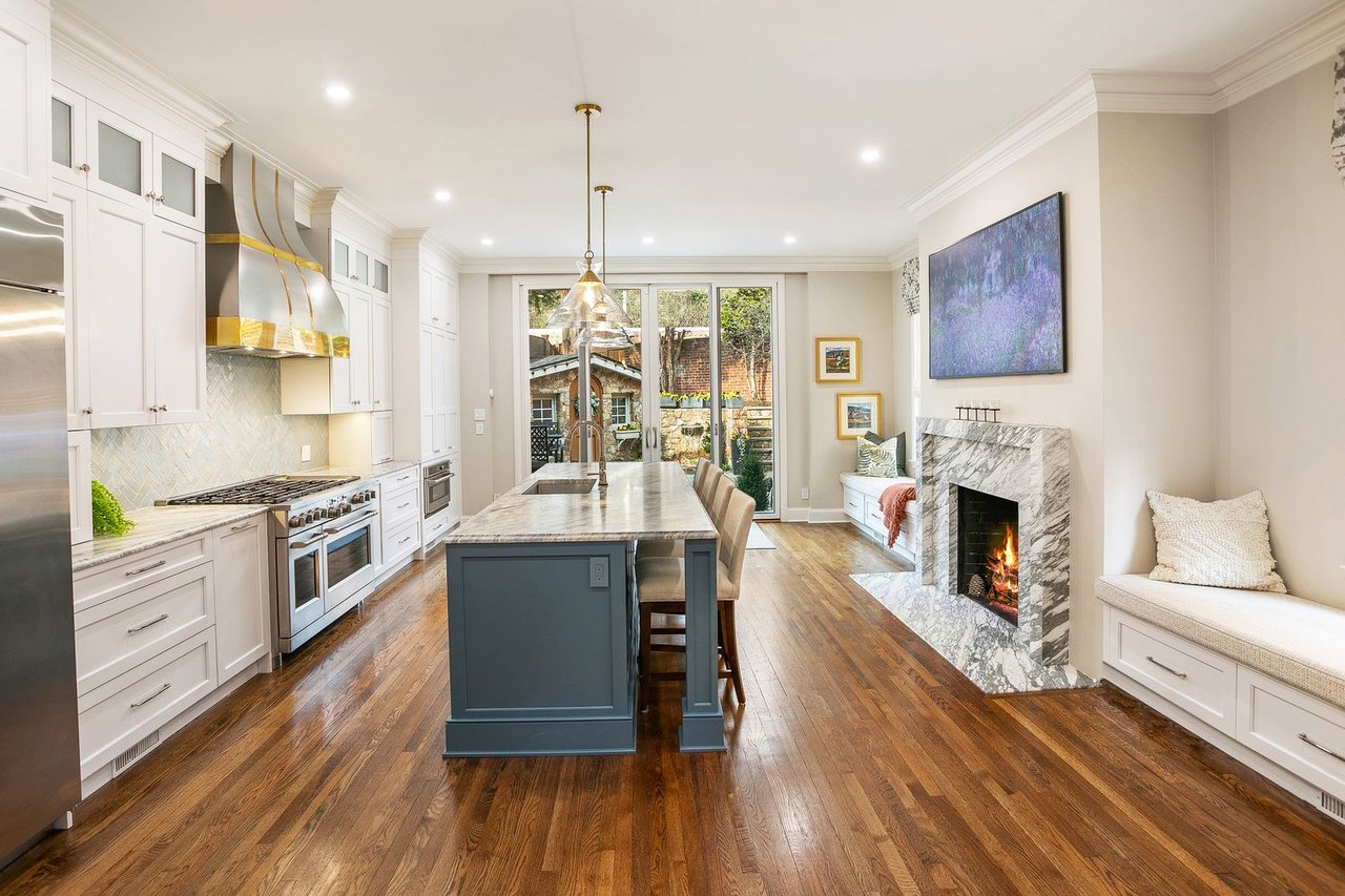 3323 Reservoir Rd NW