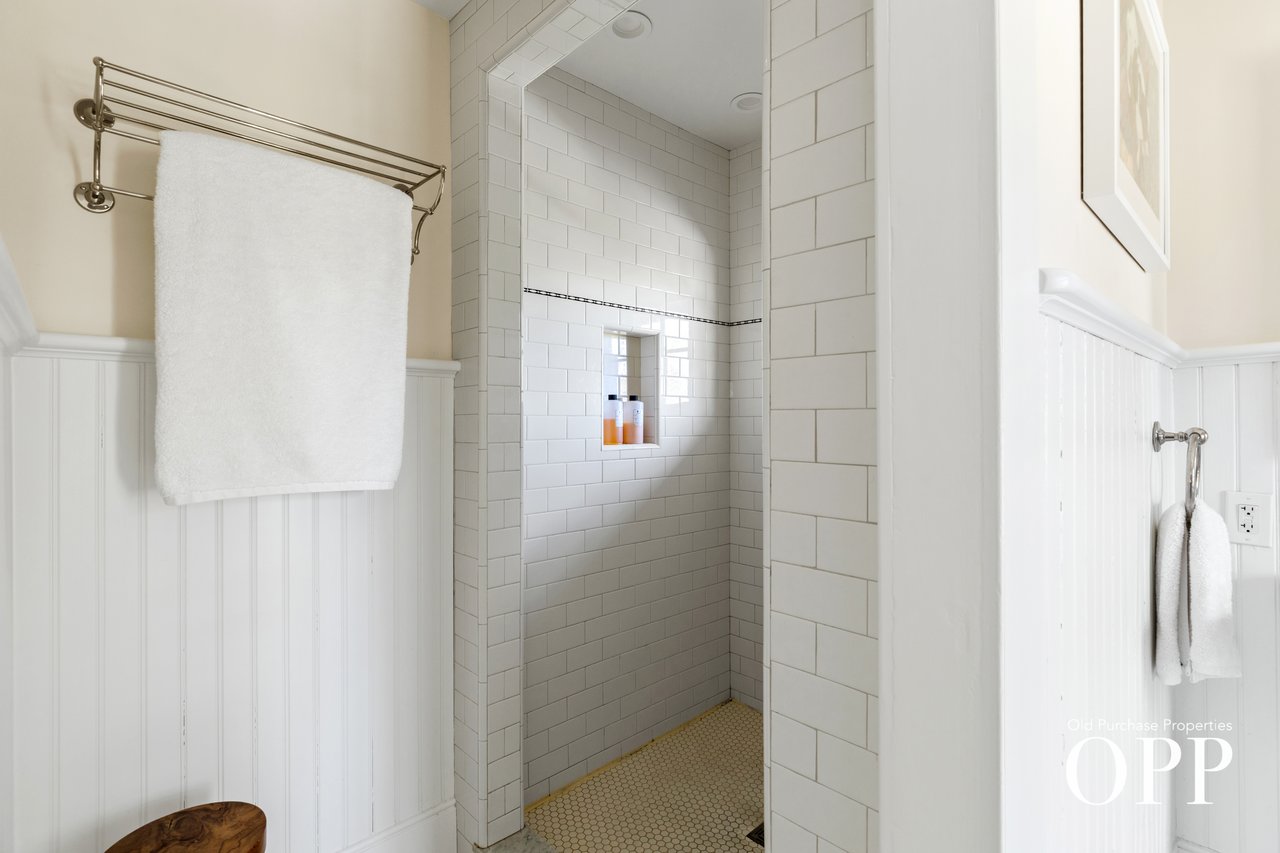 A MOVE-IN READY BELLPORT ORIGINAL