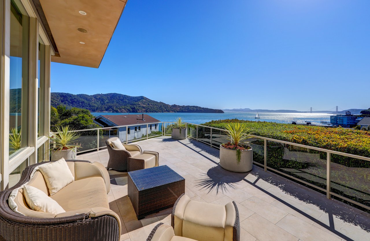 Dramatic Contemporary Architecture and Golden Gate Bridge Views