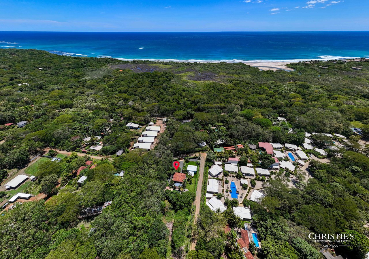 Casa Rosa | A Seaside Escape with a detached Casita in Playa Avellanas
