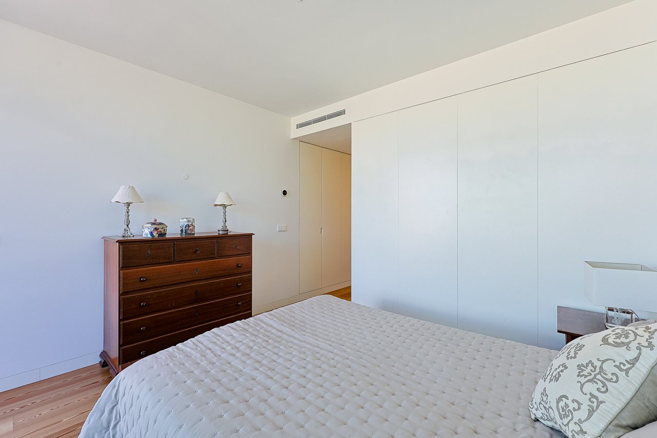 Elegant 2-Bedroom Apartment in One Living Cascais with Premium Amenities