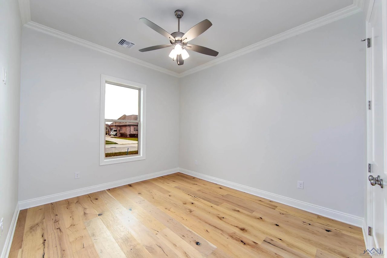 351 Ravensaide Dr