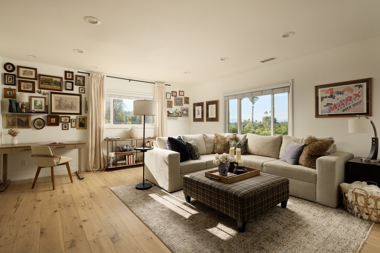 3964 Fredonia Dr, Sunset Strip