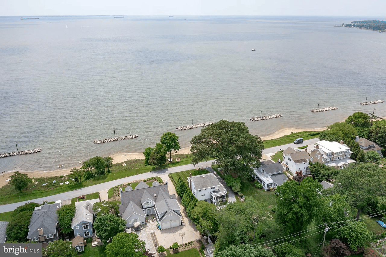 57 Bay Dr