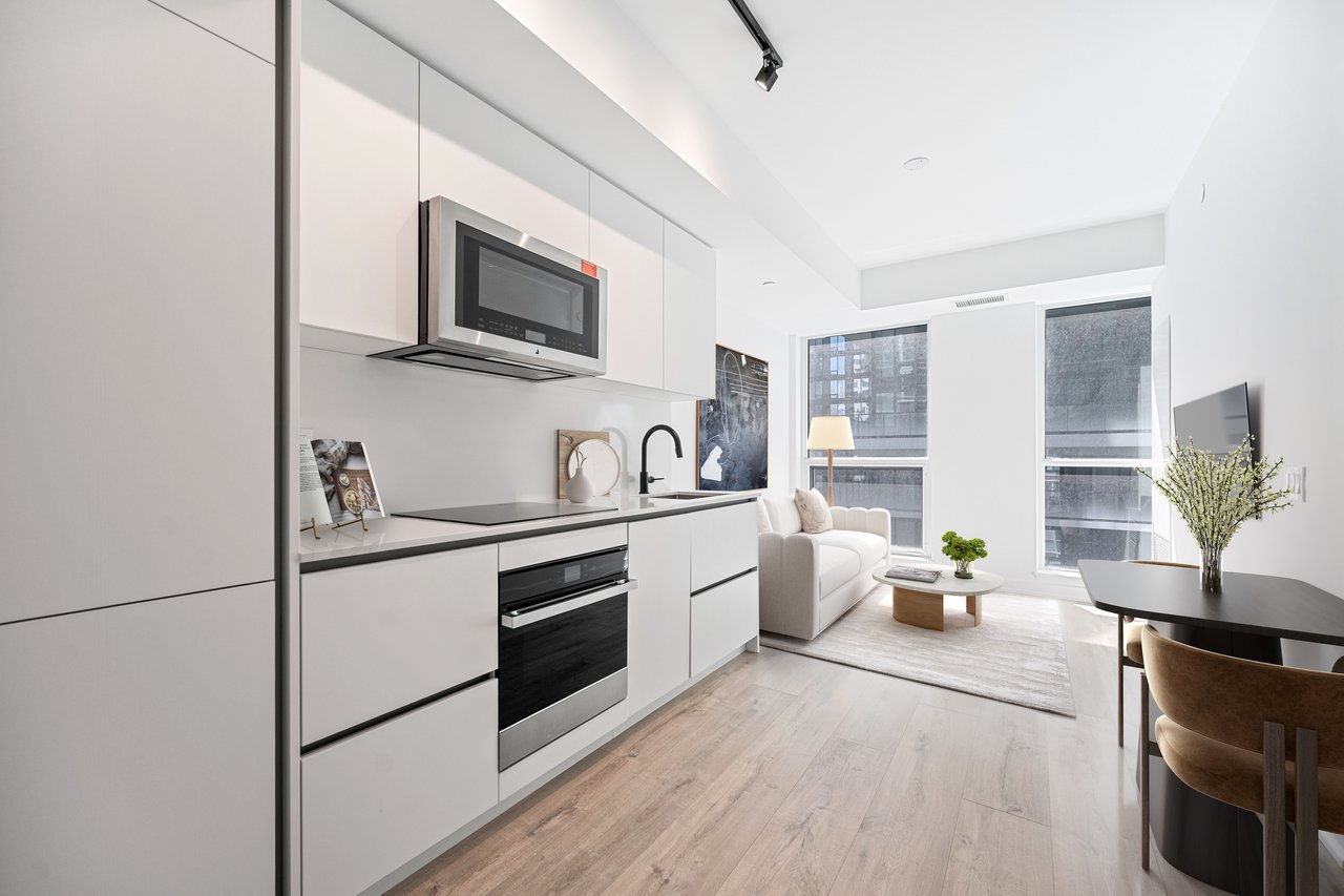 327 King Street W #1604