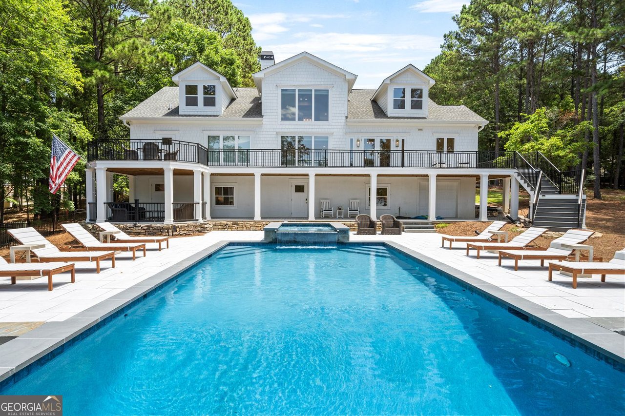 1061 Katherine Ln