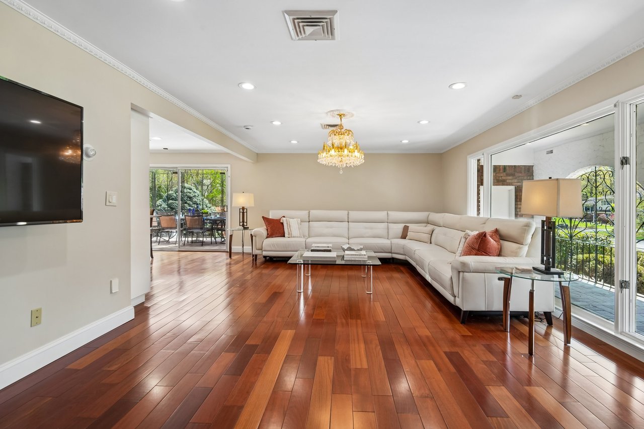 35 Grandview Avenue