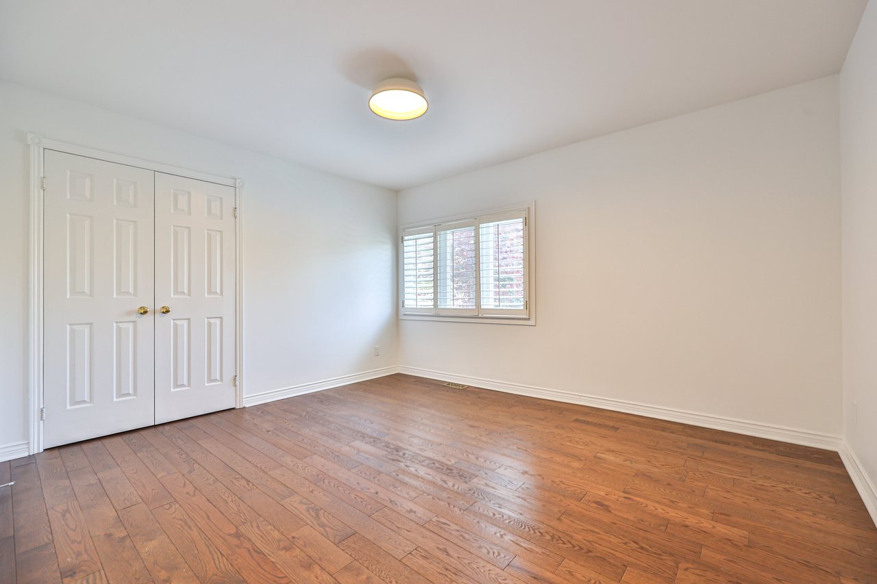108 Whittington Place, Oakville