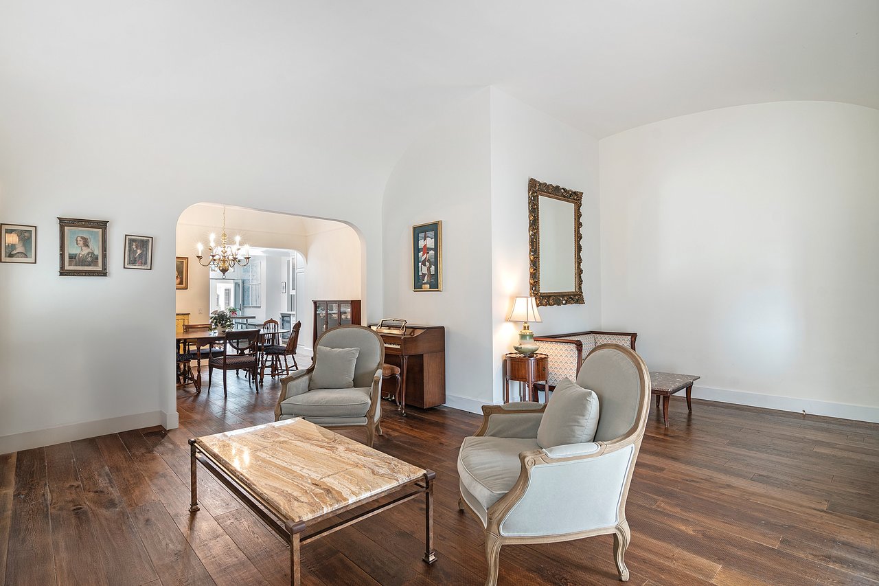 Sanctuary Paradise, N Citrus Ave, 90036