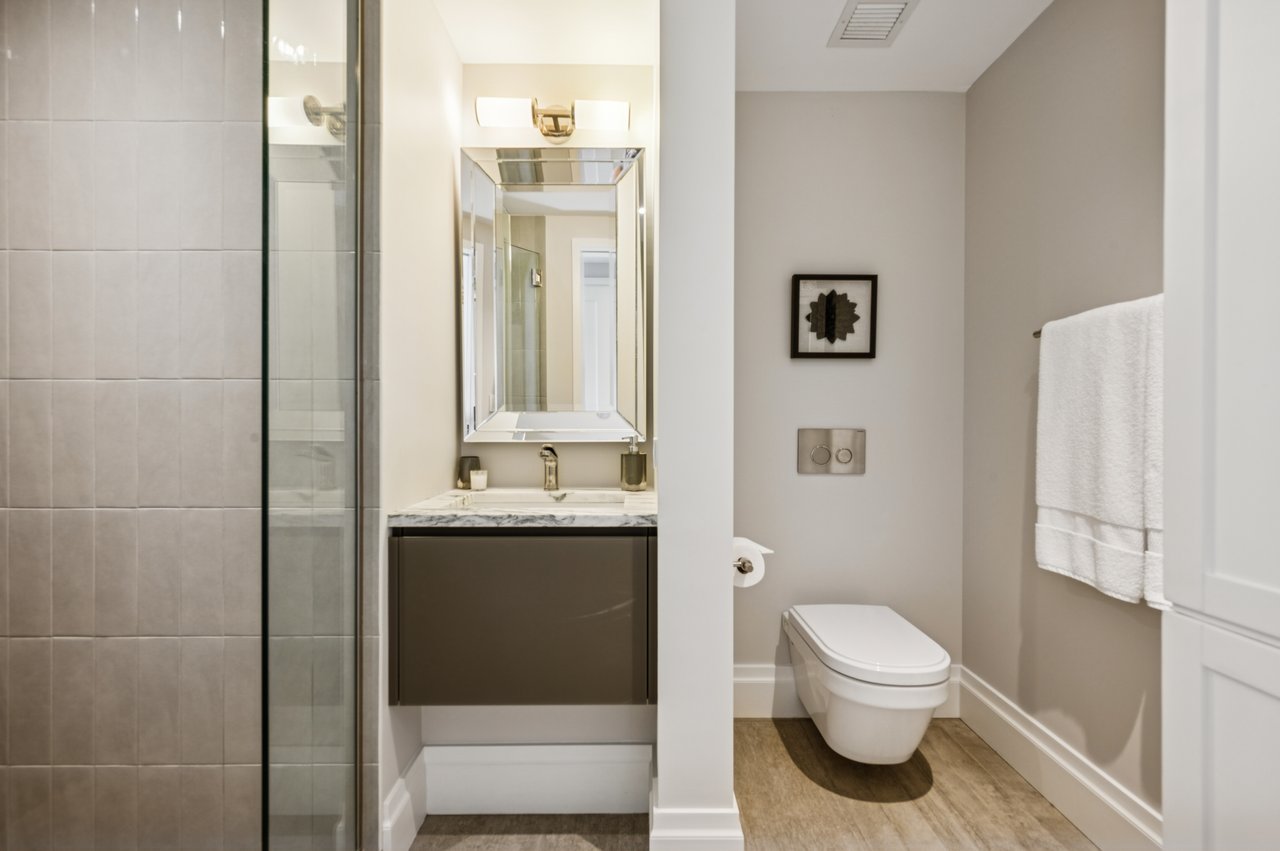 180 E Pearson Street Unit: 5603