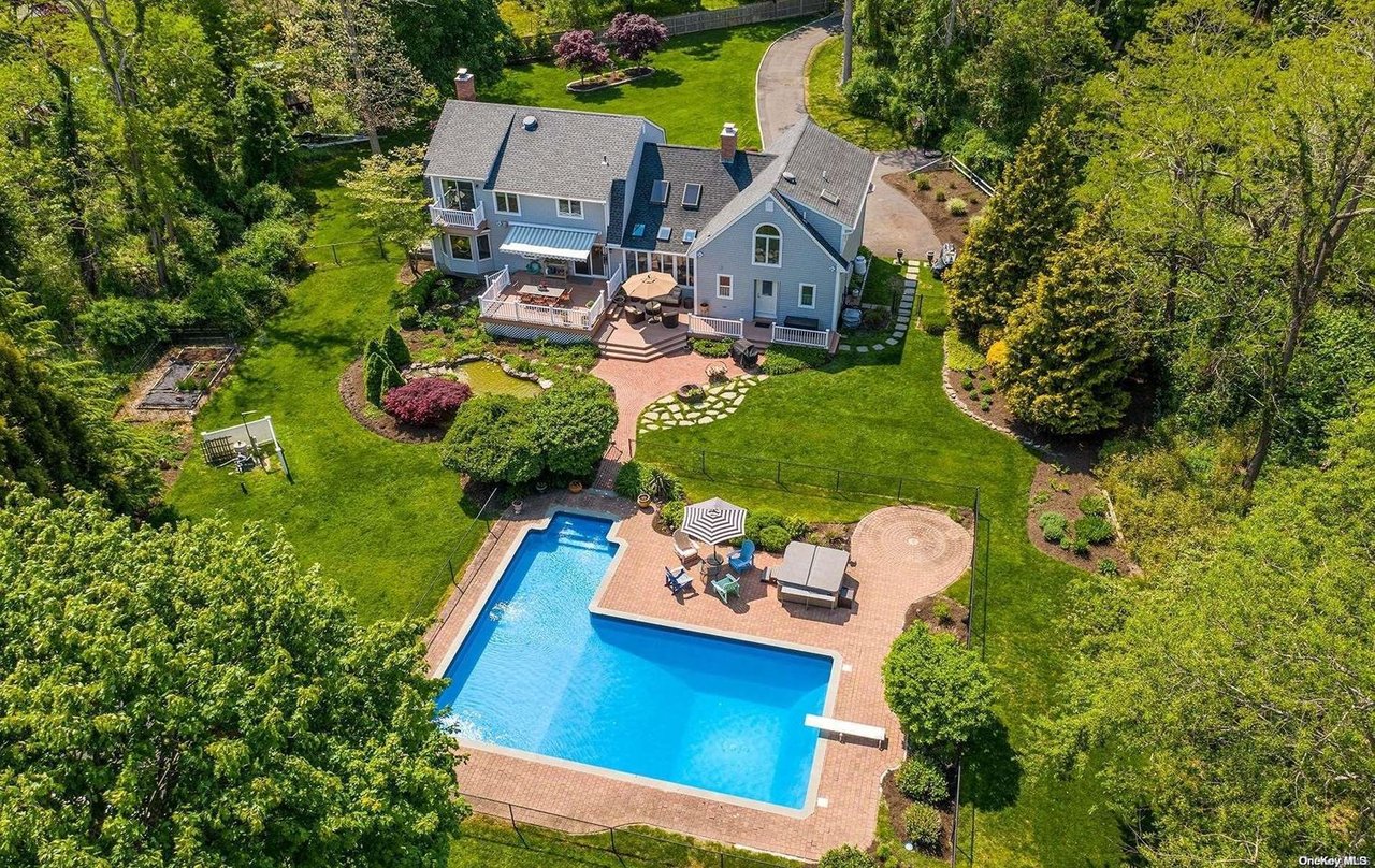 41 Evergreen Ave