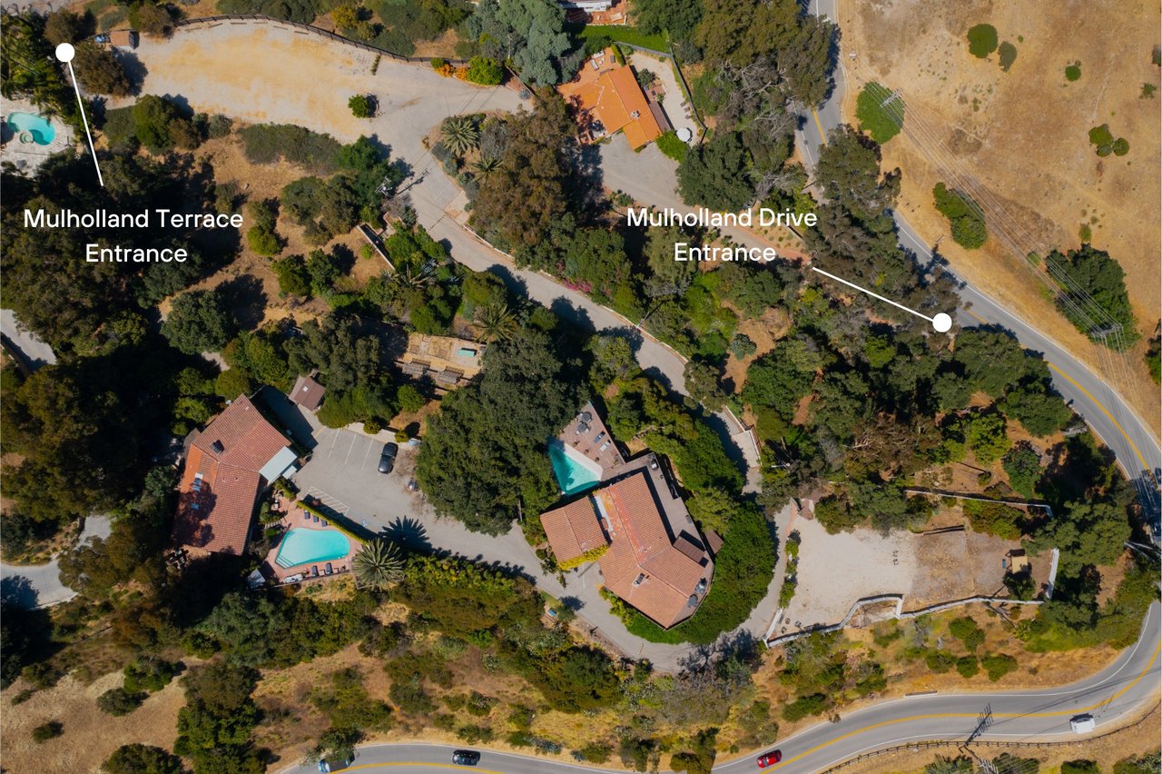 8207 Mulholland Dr