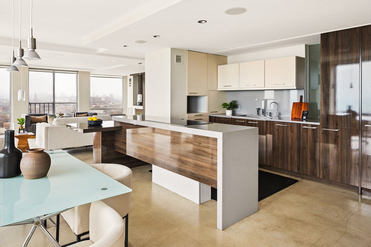 345 W Fullerton Parkway Unit: 1801