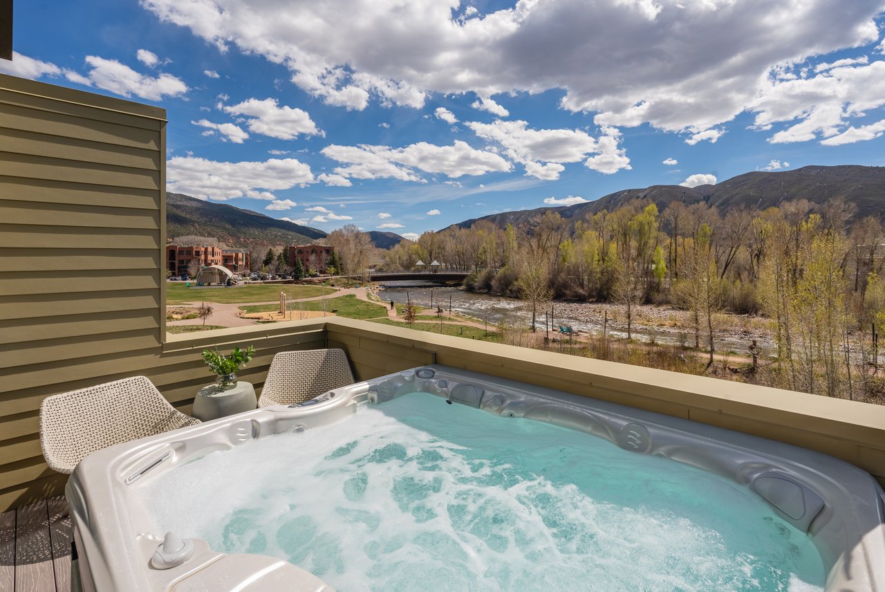 22856 Two Rivers Road