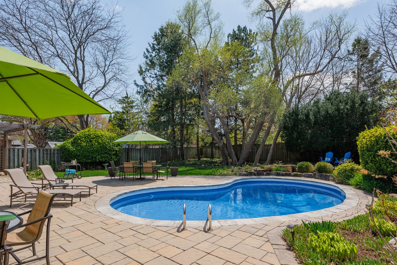 Family Oasis in Ford